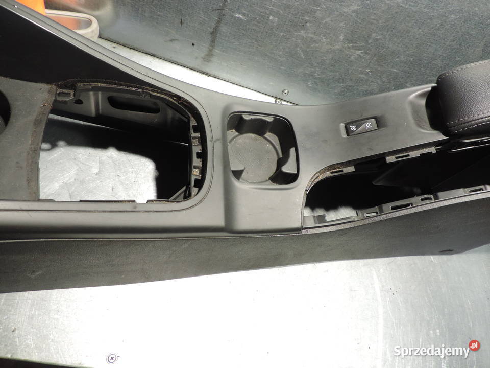 RENAULT MEGANE III PODŁOKIETNIK TUNEL ŚRODKOWY Rok produkcji 2009 Nowy Sącz