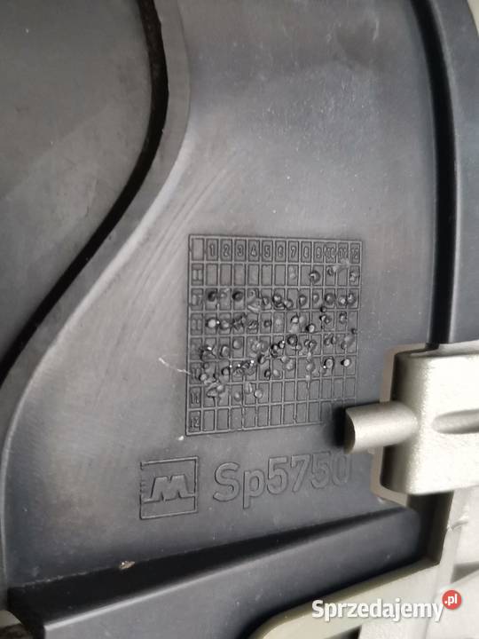 BMW X5 E70 X6 E71 PRAWA NERKA GRILL ATRAPA PRZÓD Międzychód