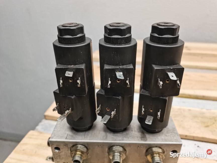 Blok zaworowy Manitou MLA 628 Wilkowo sprzedam