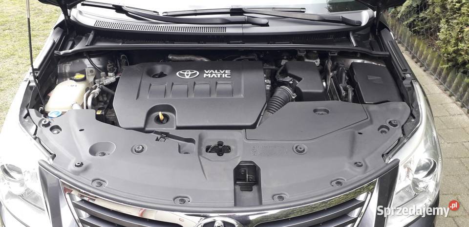 Toyota avensis t27 18 benz 174000km Szubin sprzedam