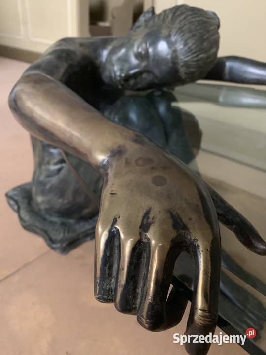 Ława z brązu kobieta akt Międzylesie