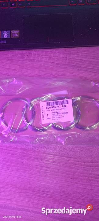 AUDI Q3 EMBLEMAT LOGO NOWE ORYGINAU 8U0853742 Luzino