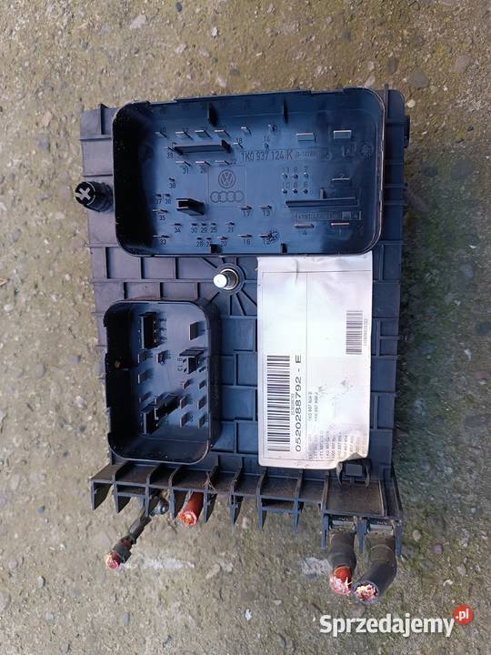 1K0937804B Skrzynka bezpieczników VW Touran I 19 osobowe małopolskie Wał-Ruda sprzedam