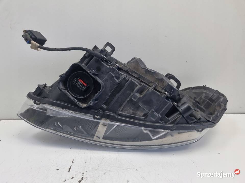 Volvo XC60 1317r LIFT PRZEDNIA LAMPA PRAWA PRAWY lubelskie Janów