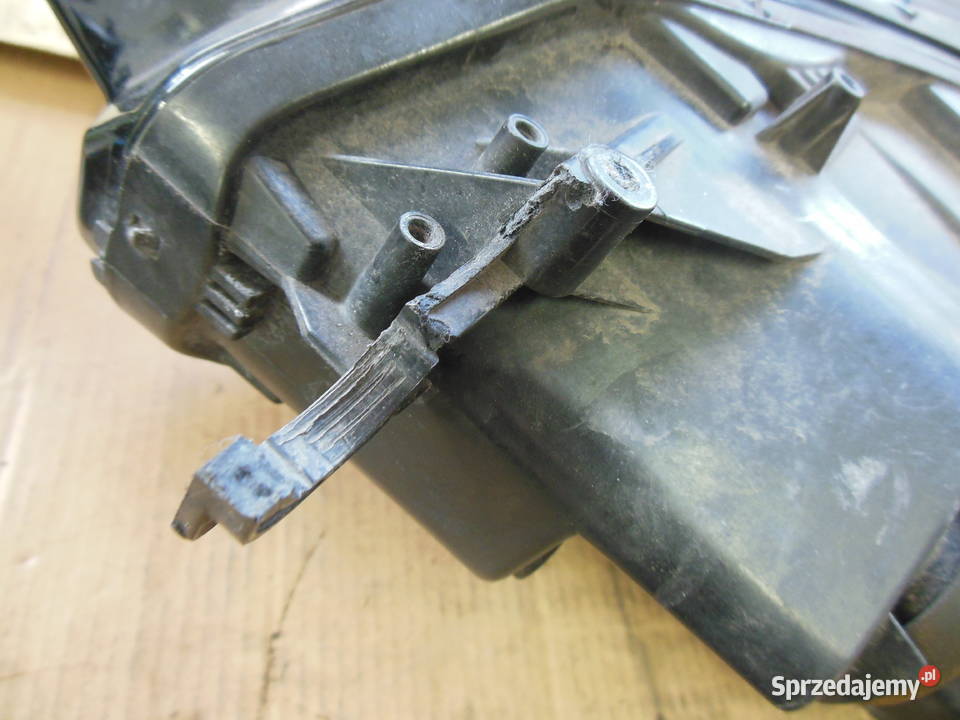 VW PASSAT B8 14 REFLEKTOR PRAWY LAMPA PRZÓD H7 Kozy