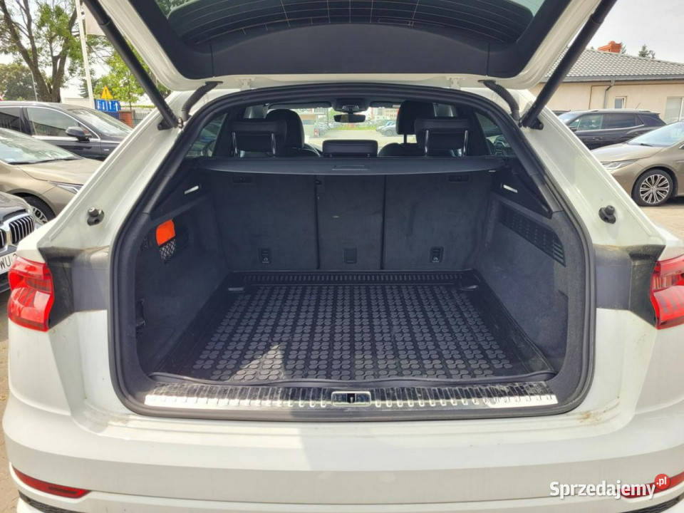 Audi Q8 Komorniki