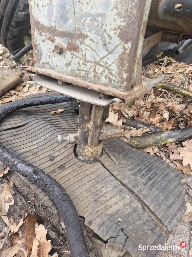 Siedzenie z obrotnicą ostrówek k162 ursus Kabina i karoseria Barlinek sprzedam