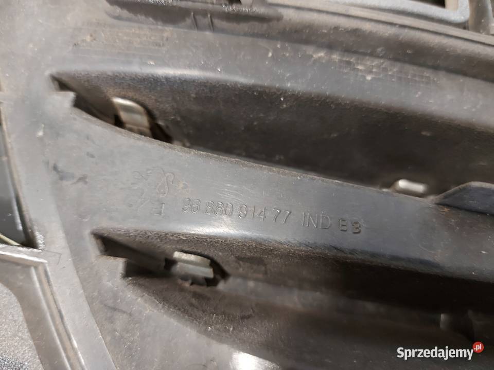 PEUGEOT 207 LIFT 10r zderzak przód 9688071577 Kielce sprzedam