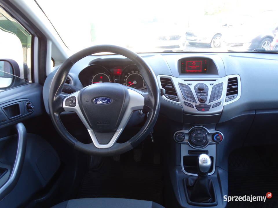Ford Fiesta 125benzyna 82 Wypożyczalnia wynajem Wynajem pojazdów Przebieczany wynajem auta