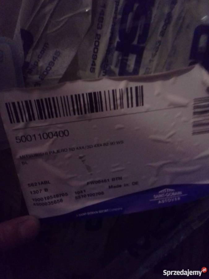 Mitsubishi PAJERO 8290 SZYBA PRZÓD Turka