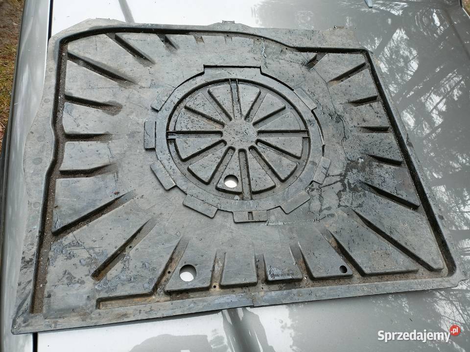 Mercedes 190 W201 podłoga bagażnika pokrywa Skarżysko-Kamienna sprzedam