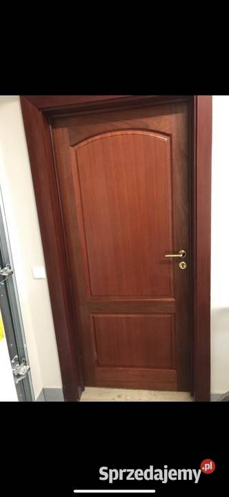 Drzwi wyprodukowane we Włoszech z kolorem mahoniowym ,,wewnę