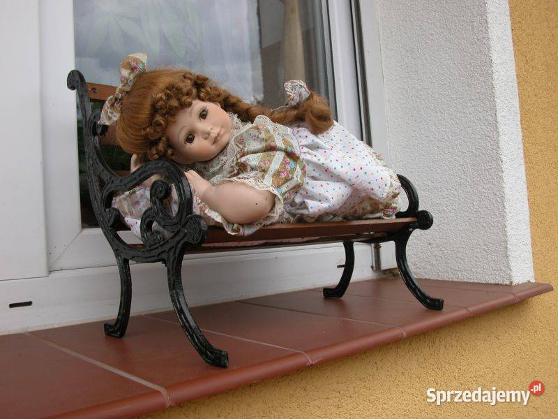 lalka porcelanowa z ławką Gorzów Wielkopolski
