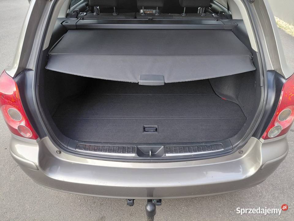 TOYOTA AVENSIS XI2006r 2016V 147 175 Automat dolnośląskie Jelenia Góra