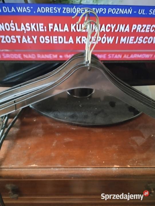 Wieszaki ubraniowe sprzedam