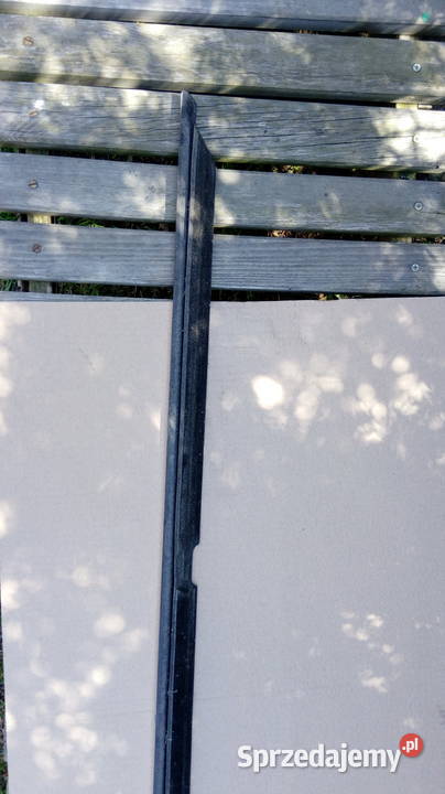 Listwa chrom zgarniająca Mercedesa w 221 Lisia Góra