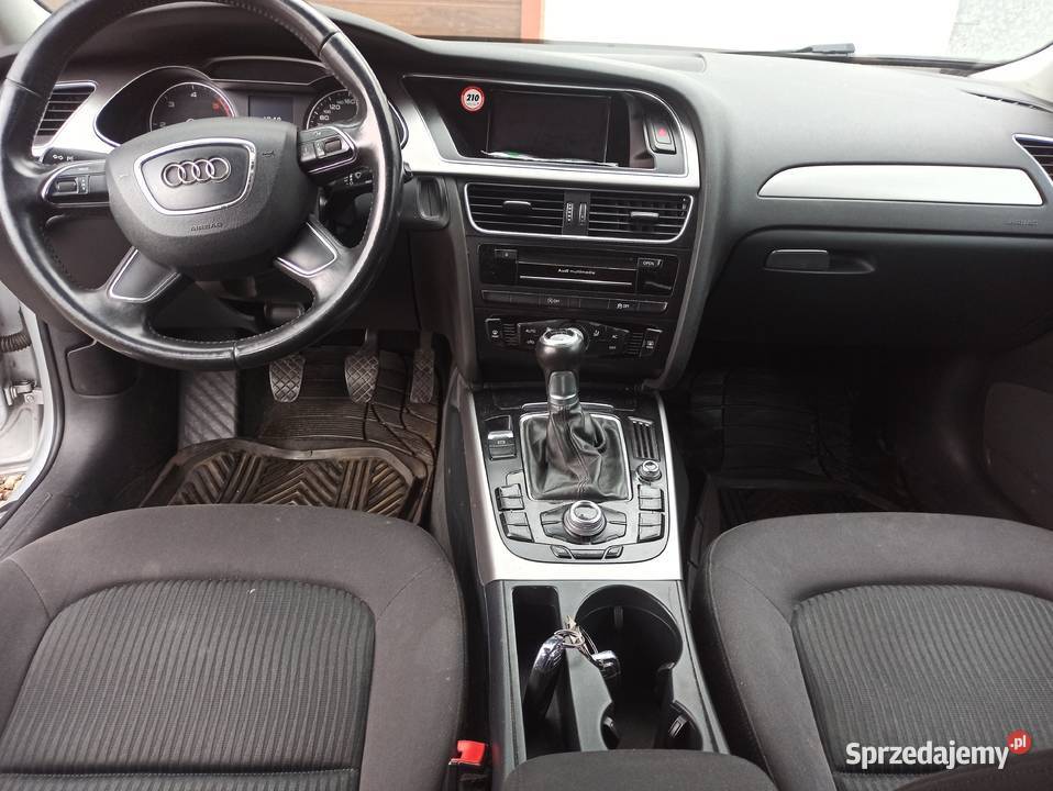 Ładne audi a4 b8 20 143 liftorginalny przebieg i Starachowice