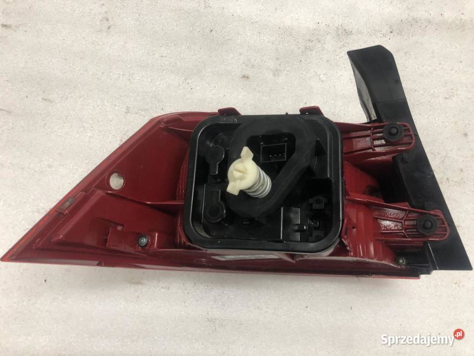 LAMPA PRAWY TYŁ 3AE945096F VOLKSWAGEN PASSAT B7