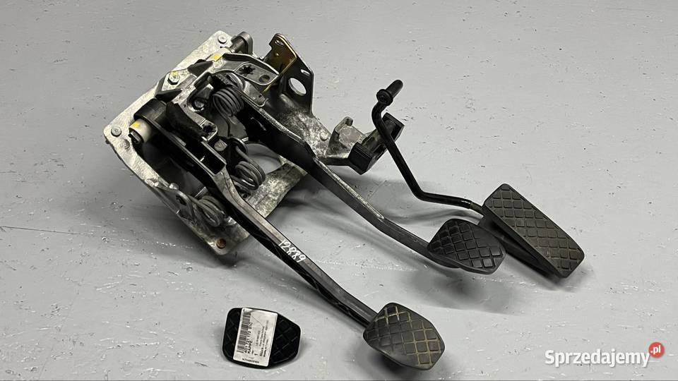 Audi S8 A8 D2 4D0 Stelaż Pedałów Pedały Manual