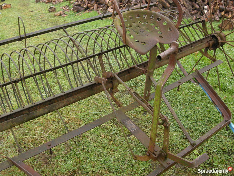 Zabytek dekoracja ozdoba ogrodowa zgrabiarka Danków