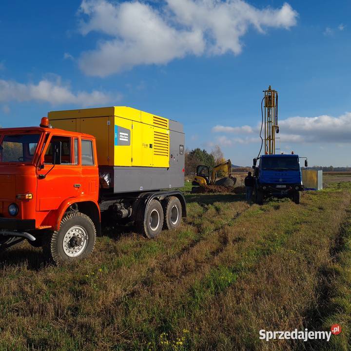 Minikoparka koparka JCB roboty ziemne Studnie