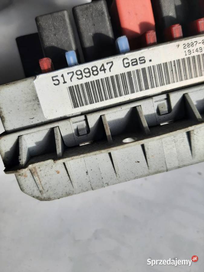 Fiat Linea skrzynka bezpieczników 51799847 Ksawerów sprzedam