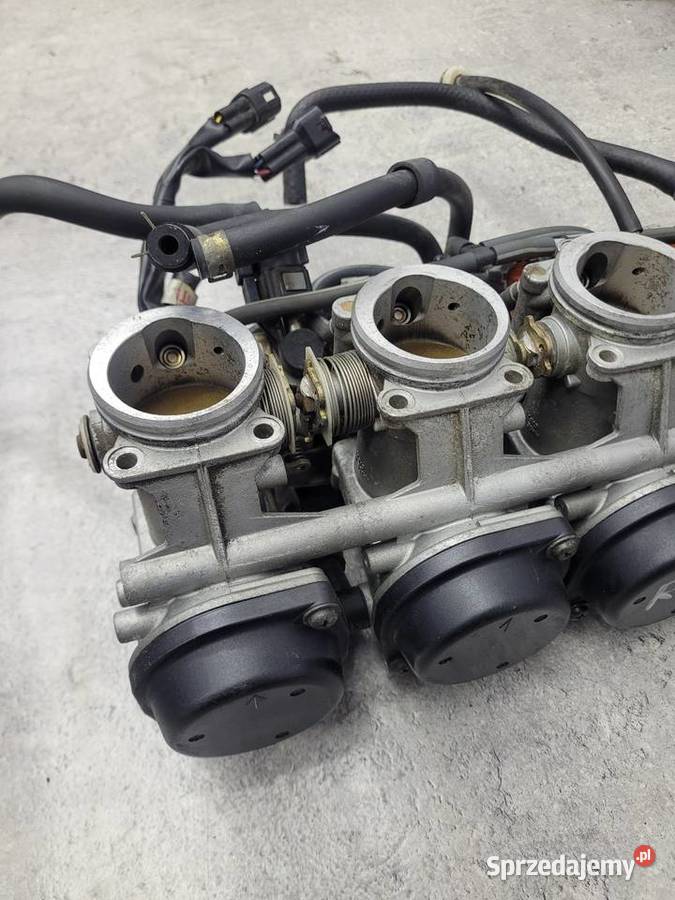 YAMAHA R 1 R1 RN09 0203 PRZEPUSTNICE WTRYSKI Przepustnice wielkopolskie sprzedam