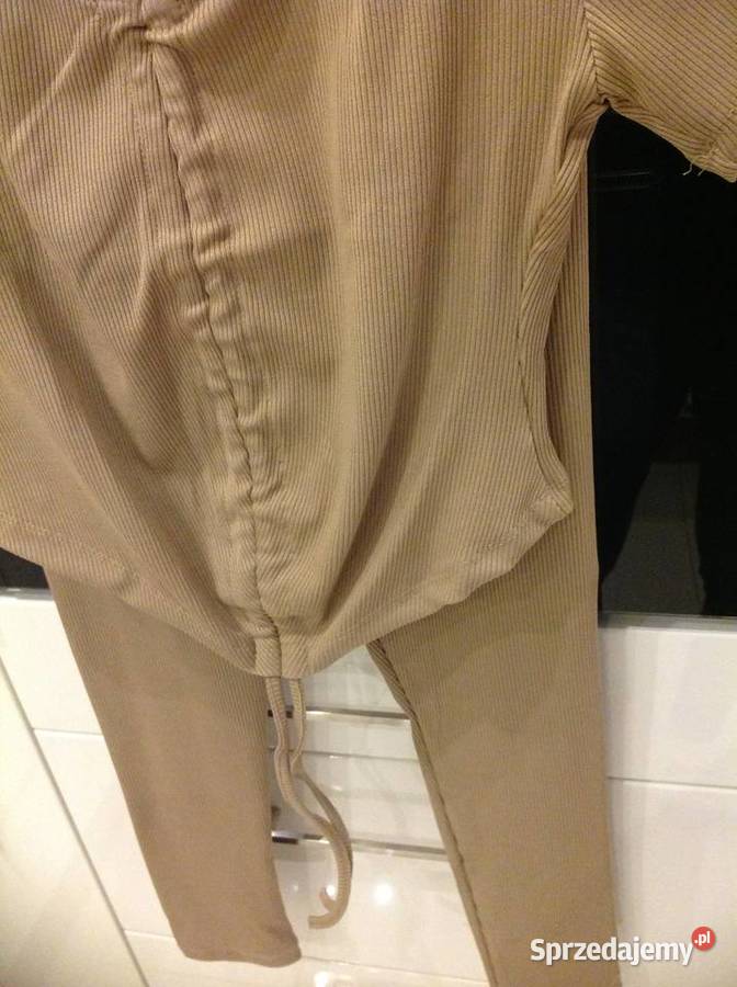Kpl Crop Top z Legginsami ML Nude Nowy Nowa Sól