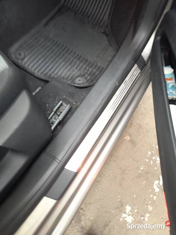 Skoda Superb z niskim przebiegiem Poznań sprzedam