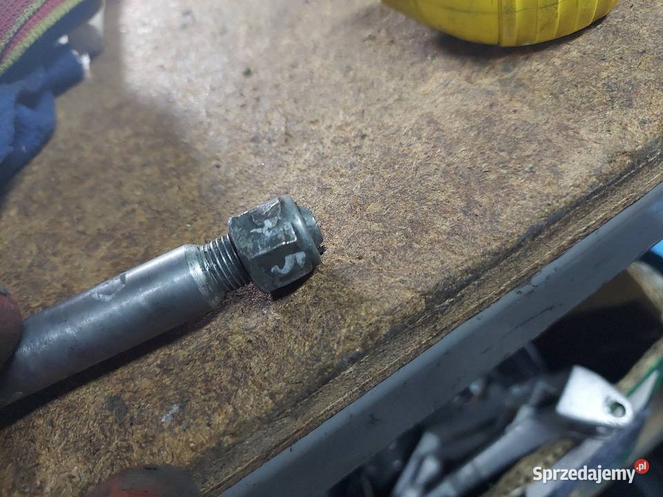 Suzuki DR 750 BIG ośka koła przód przednia oś sprzedam