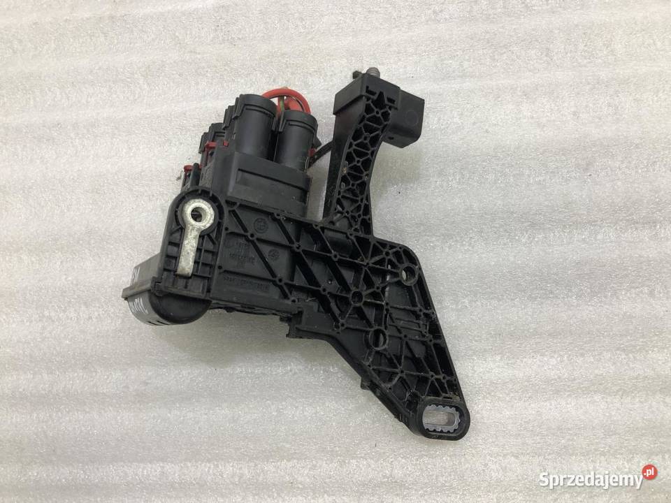 KLEMA ROZDZIELACZ PRĄCU BMW F30 F31 929615201 Materiały instalacyjne