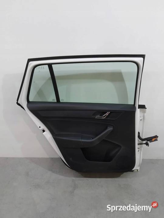 DRZWI LEWE TYŁ KOMBI LF9E Skoda Rapid I 20122019 Rok produkcji 2016