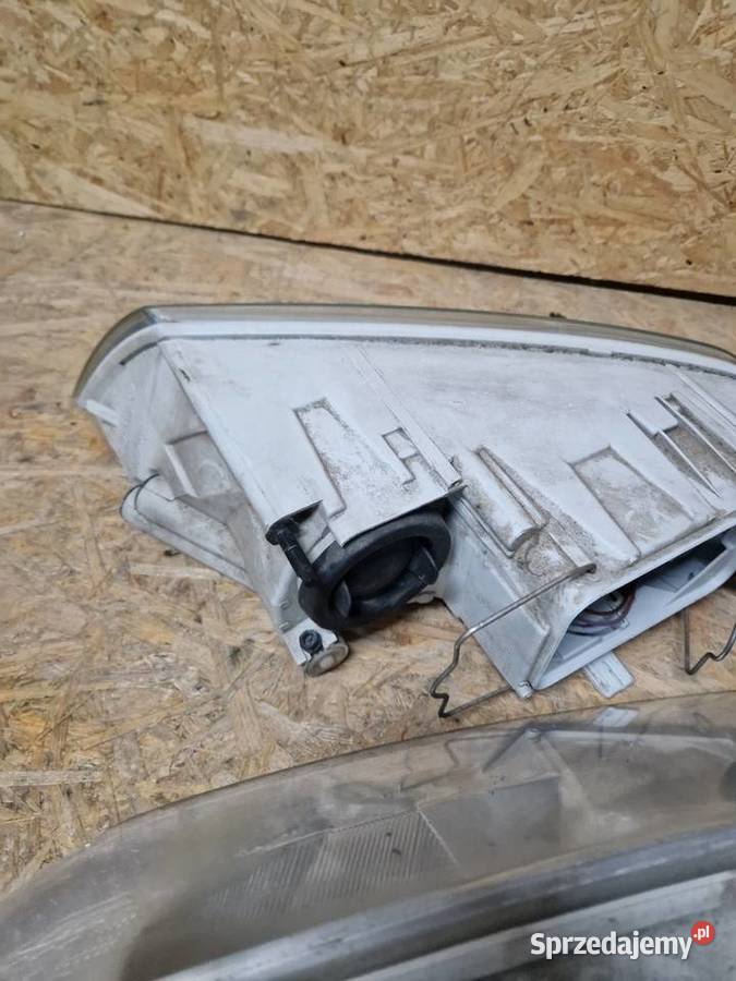Skoda octavia II Lampa lewy prawy przód sprzedam