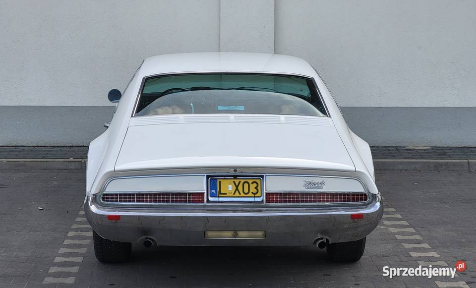 Oldsmobile Toronado 70 V8 z 1967 Sanok
