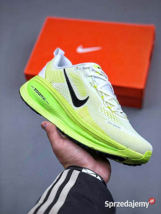 Nike Vomero 18 buty do biegania rozmiar 4046