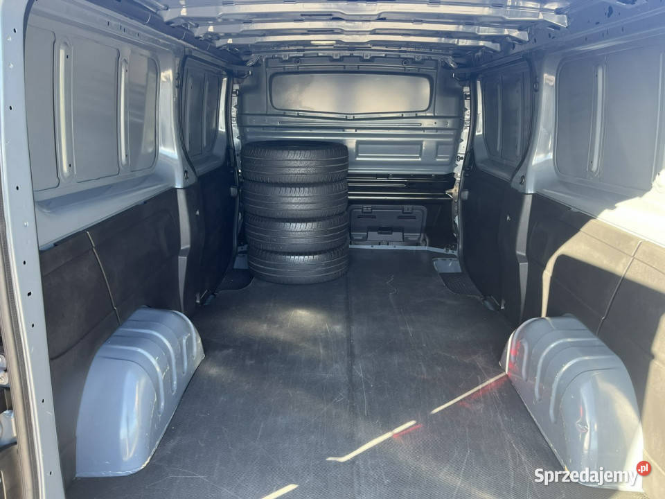 Renault Trafic L2H1 DrzwiBoczneObustronne 20145 VAT marża świętokrzyskie Daleszyce sprzedam