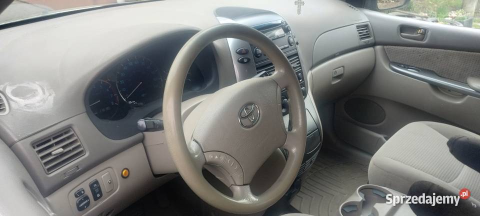 Toyota Sienna LE 3cm3