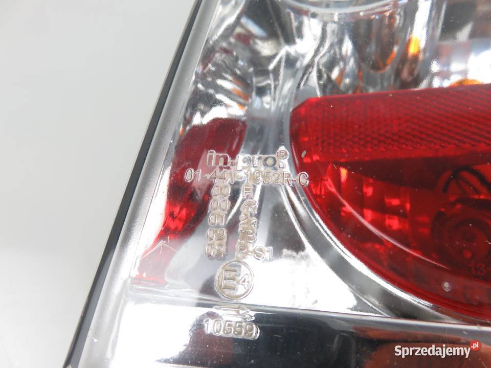 LAMPA PRAWA TYLNA VW PASSAT B5 3B2