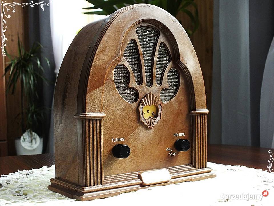 Piękne radio w starym stylu lat 2030 Retro Żary