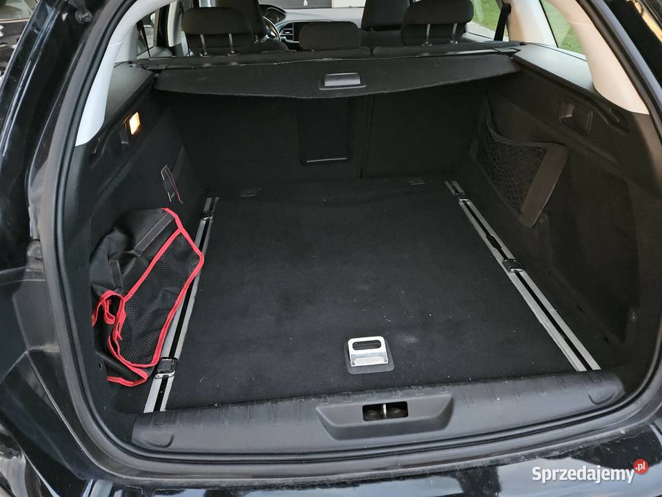Peugeot 308 T9 12 Puretech benzyna 2015r Zarejestrowany w Polsce Samochody osobowe Lisów