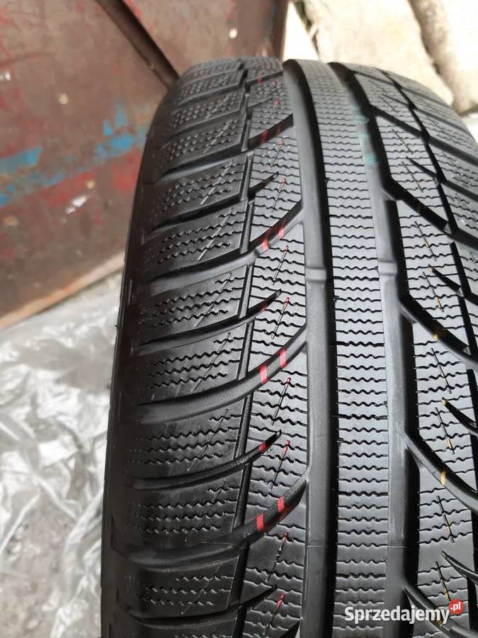 Opona zimowa 20560R16 96H Toyo Snowprox S943