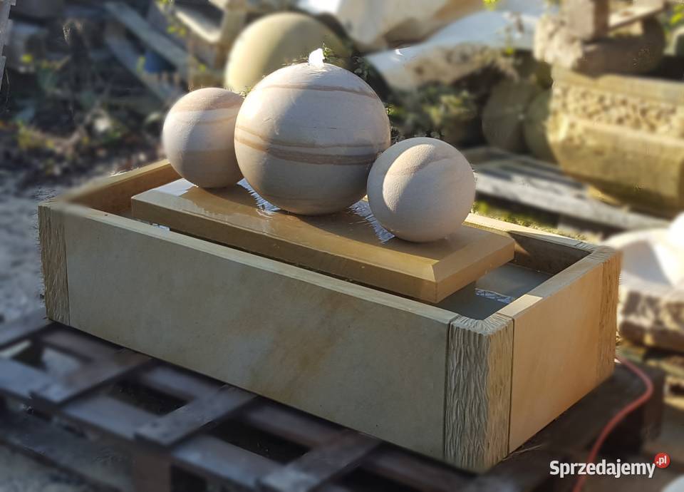 Fontanna ogrodowa z piaskowca naturalny kamień Kamienna Góra