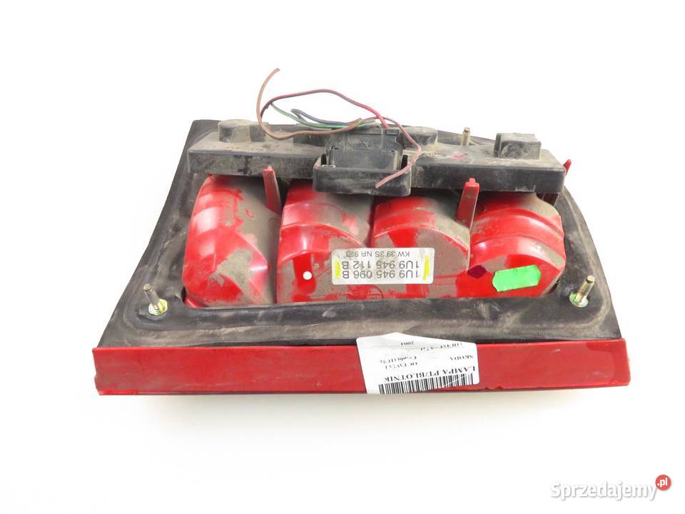 LAMPA PRAWA TYLNA SKODA OCTAVIA I 1U5945096B osobowe Lampy tylne