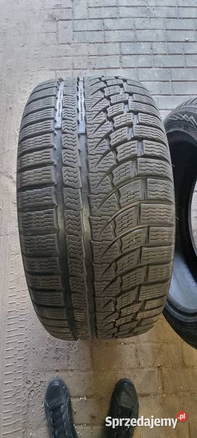 Komplet opon zimowych nokian 22545 R19