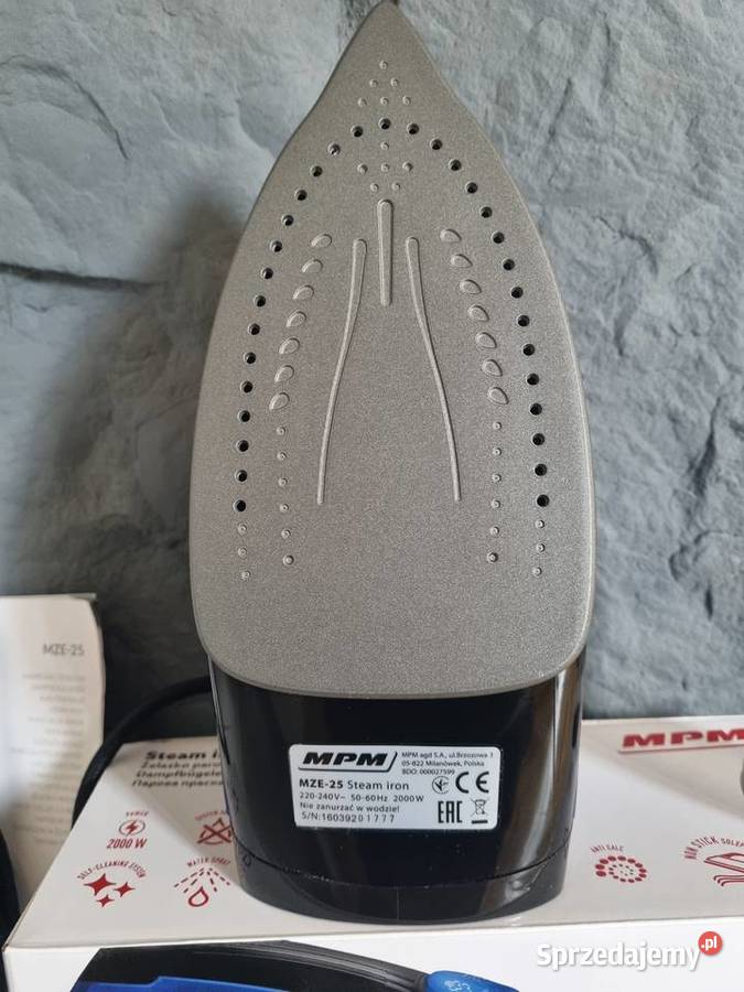Żelazko parowe z nieprzywierającą powłoką MPM Lublin