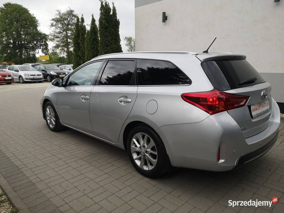 Toyota Auris 20 D4D 124 Klimatron Parktr Kmera Auris Strzegom