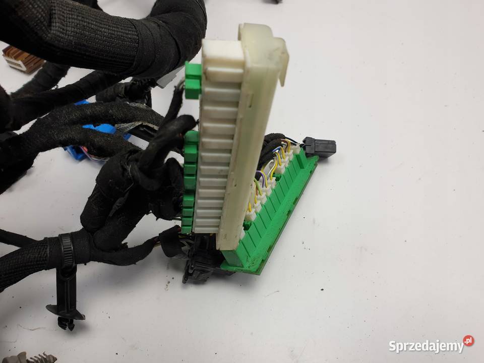 Dodge Challenger 15 WIĄZKA KABINY DESKI TUNELU Rudka