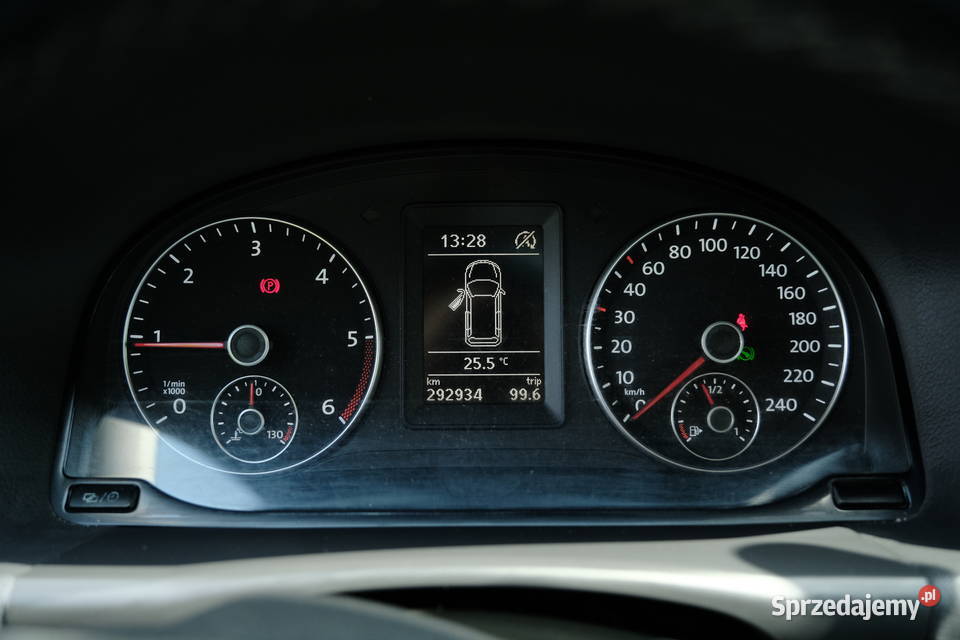 VOLKSWAGEN Touran 20 TDi DSG 2015 7 os 1968cm3 Strumień