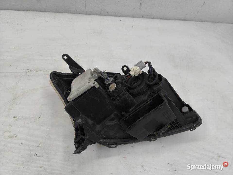 LAMPA LEWY PRZÓD TOYOTA AVENSIS II T25 18 Lampy przeciwmgielne