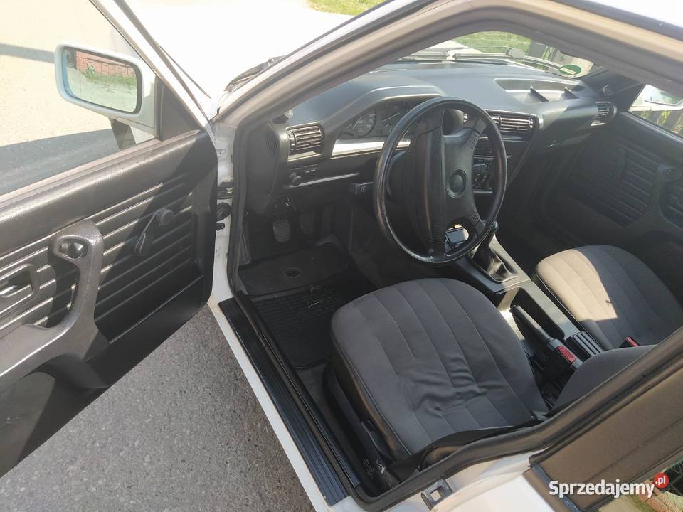 BMW 3 E30 18benz klimatyzacja 1 właściciel ABS Starachowice